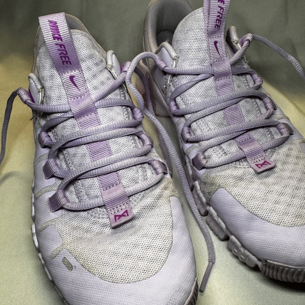 Women's Free Metcon 5 training Shoes - Lilac Bloom/Vivid Purple Colorway